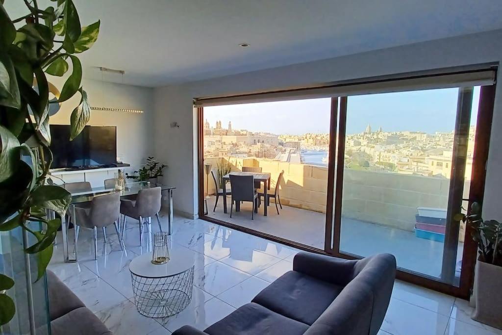 The View Penthouse Apartment Cospicua Exterior photo